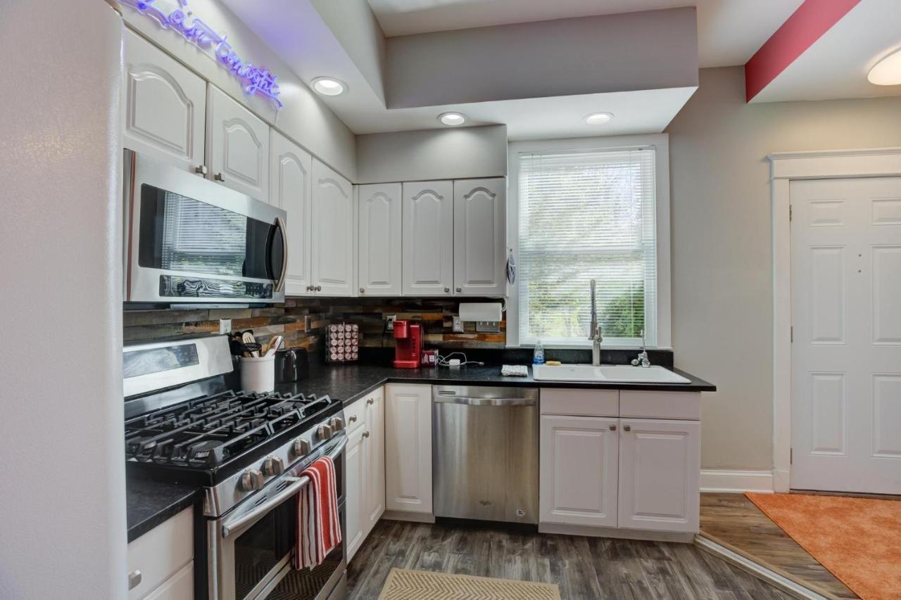 Hip And Spacious Midtown Cottage Near Beale Street Memphis Eksteriør bilde